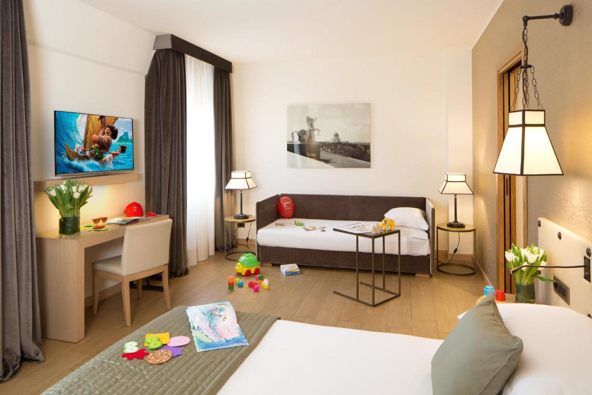 Starhotels Metropole Roma Esterno foto