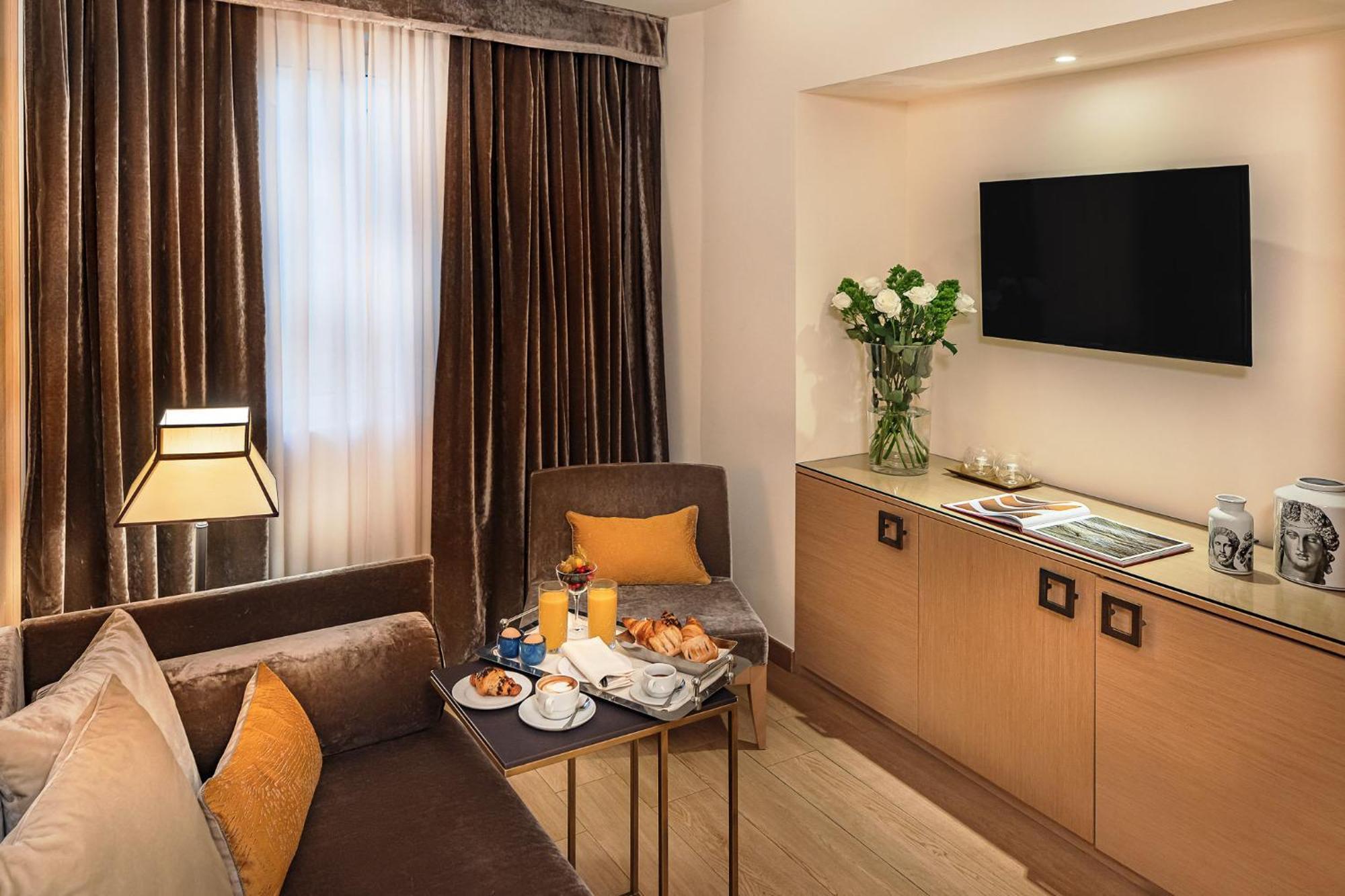 Starhotels Metropole Roma Esterno foto