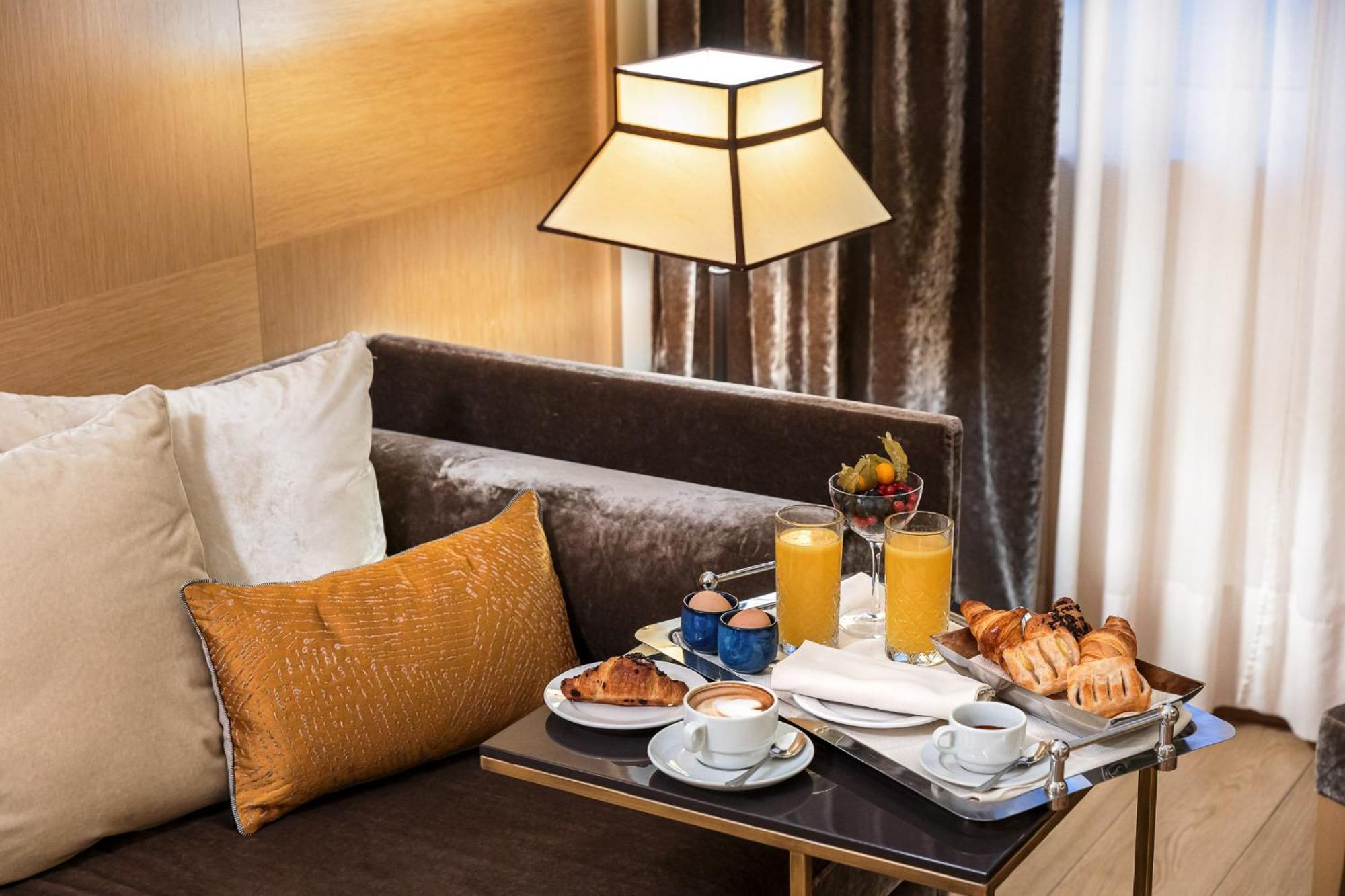 Starhotels Metropole Roma Esterno foto