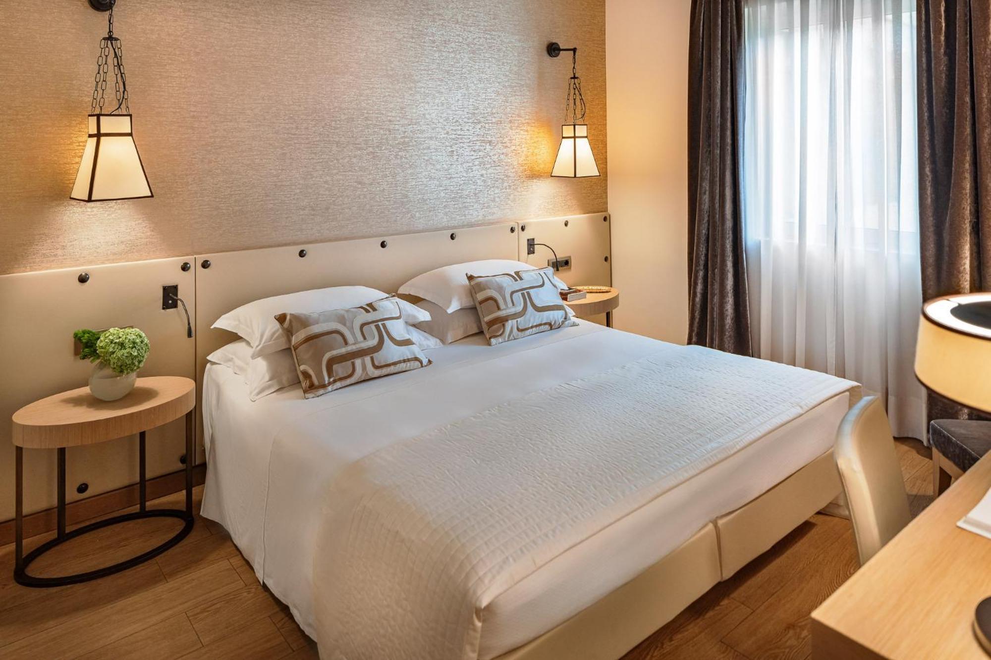 Starhotels Metropole Roma Esterno foto