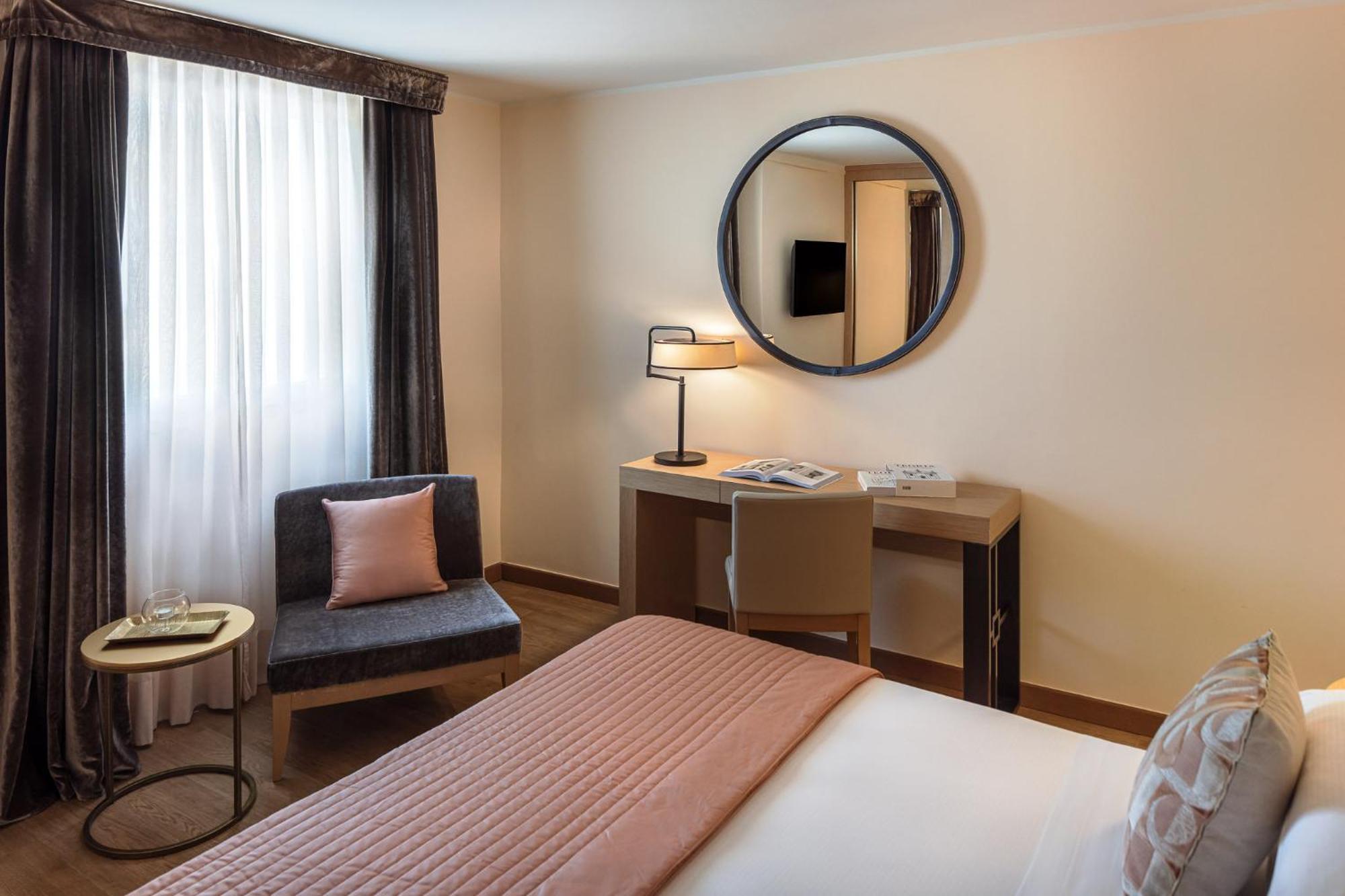 Starhotels Metropole Roma Esterno foto