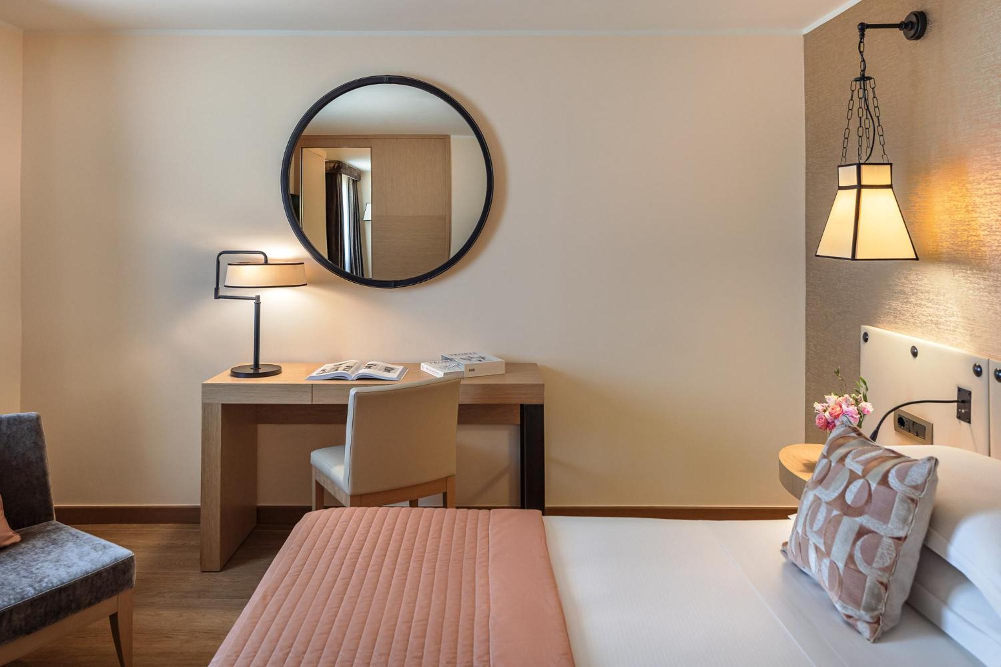 Starhotels Metropole Roma Esterno foto