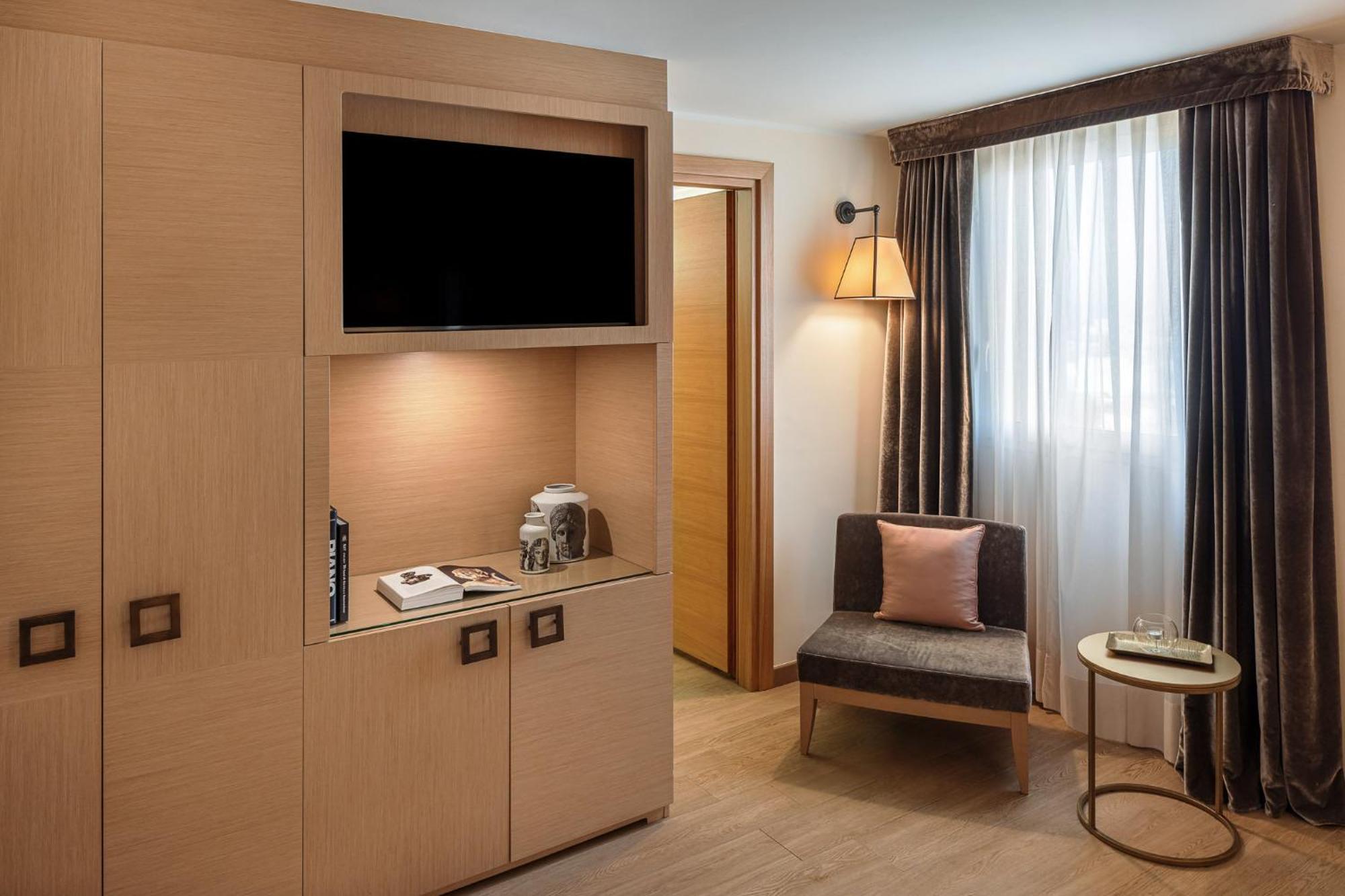 Starhotels Metropole Roma Esterno foto