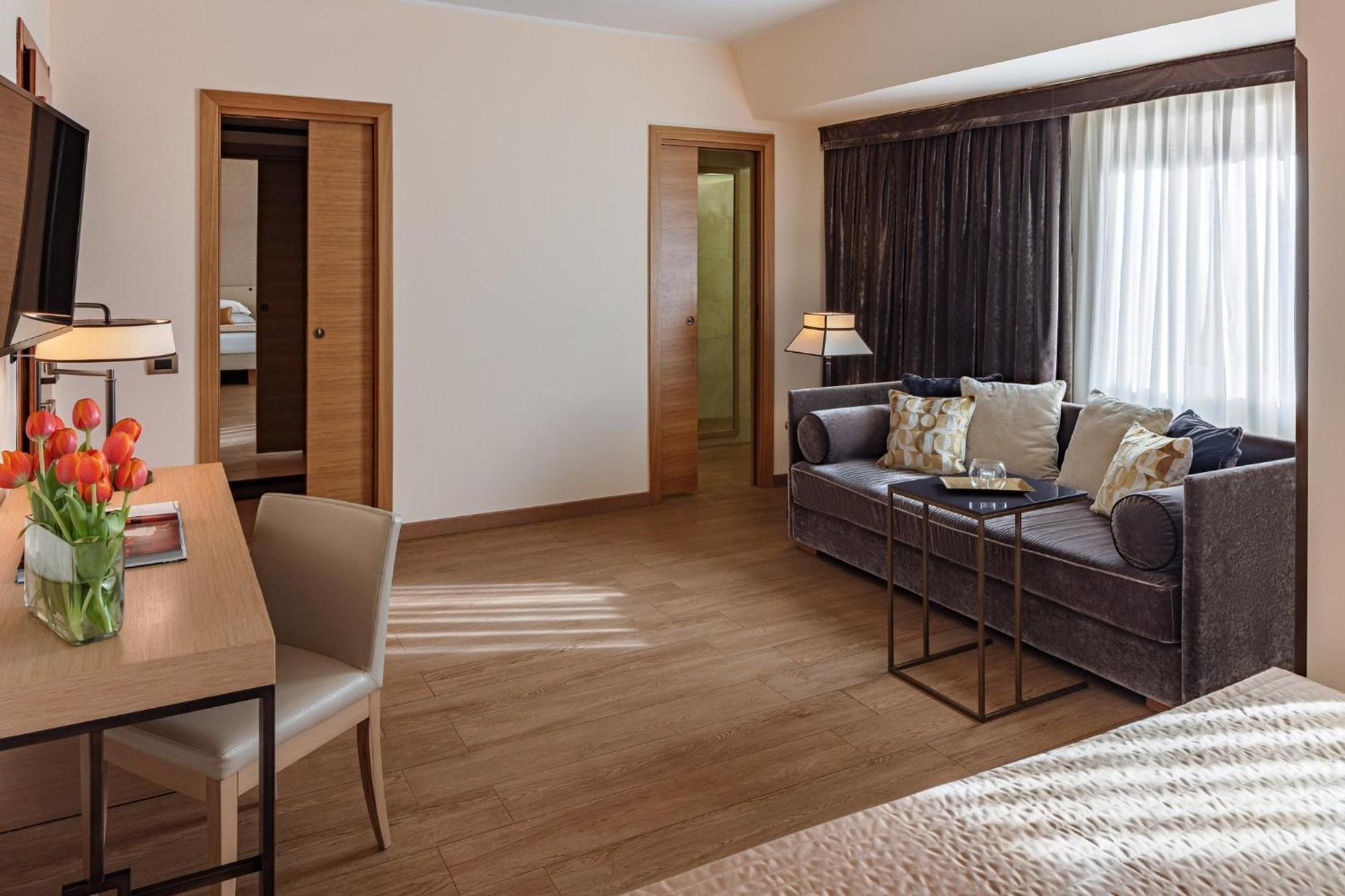 Starhotels Metropole Roma Esterno foto