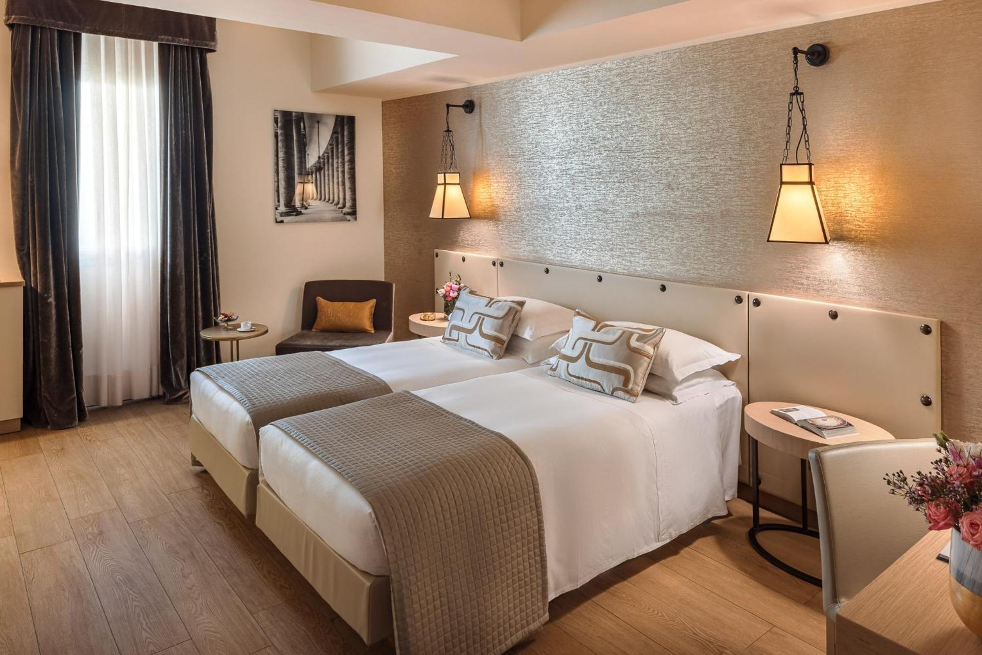 Starhotels Metropole Roma Esterno foto