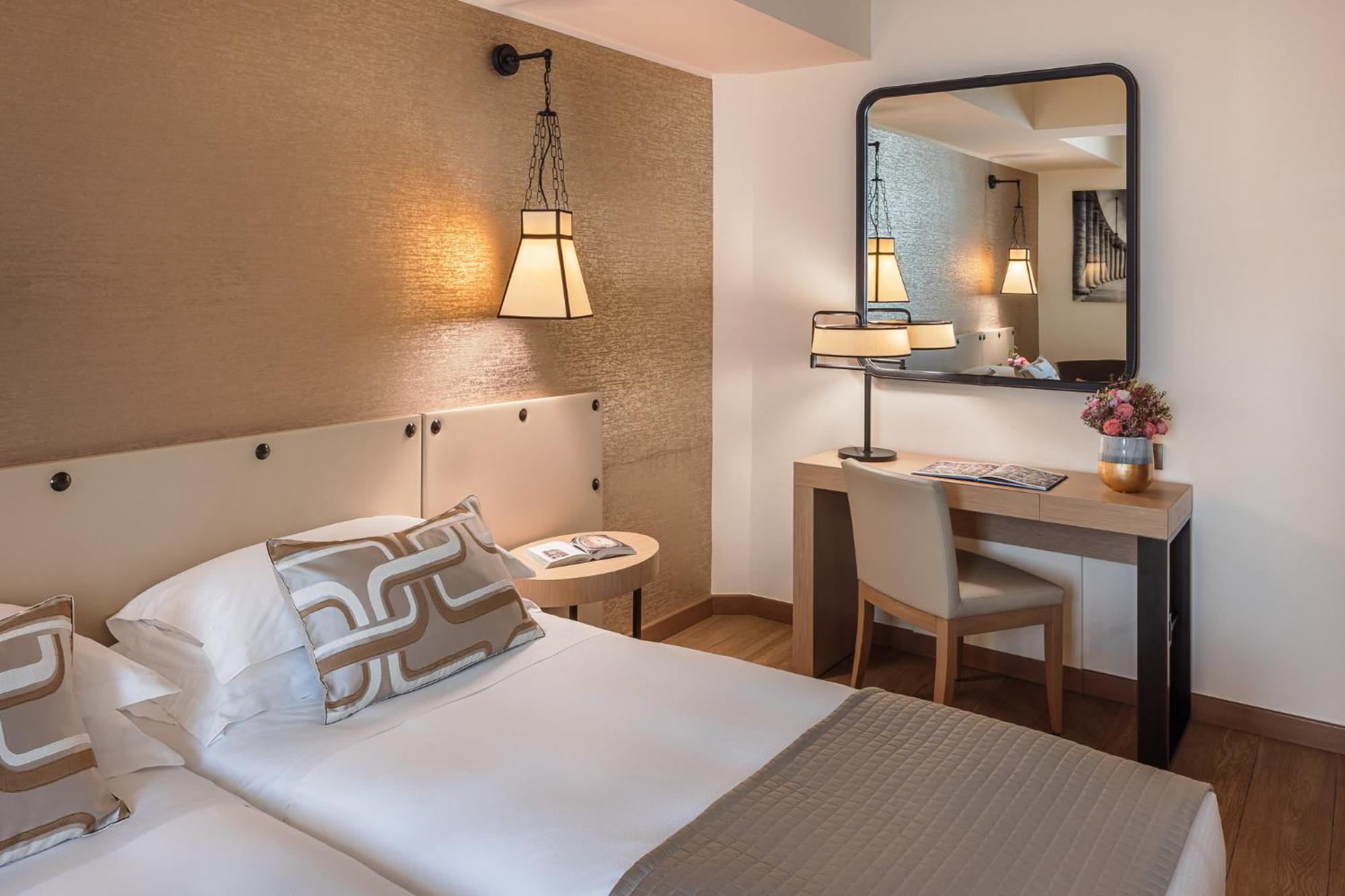 Starhotels Metropole Roma Esterno foto