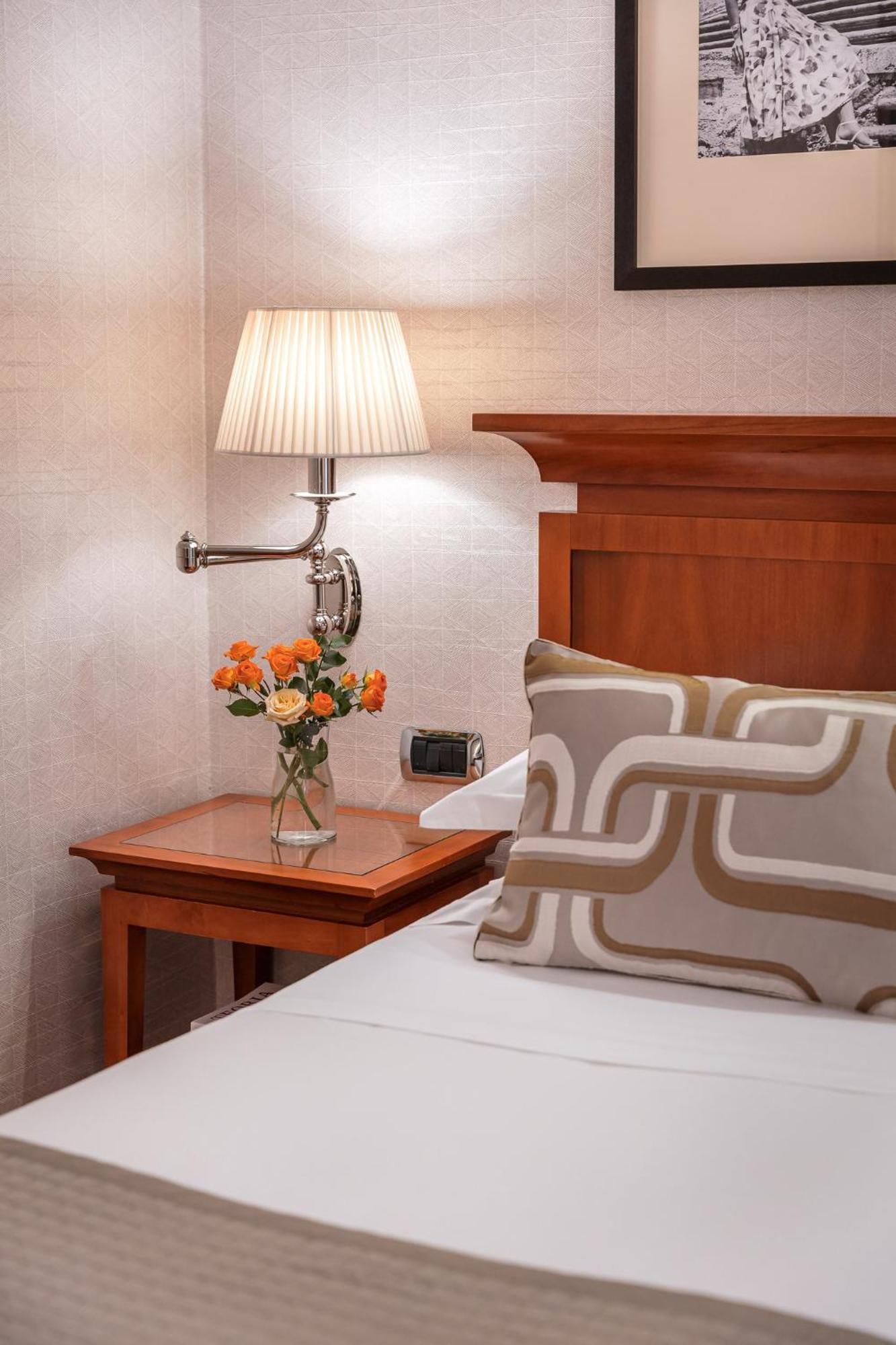 Starhotels Metropole Roma Esterno foto