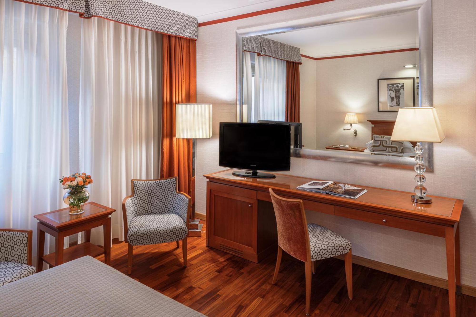 Starhotels Metropole Roma Esterno foto